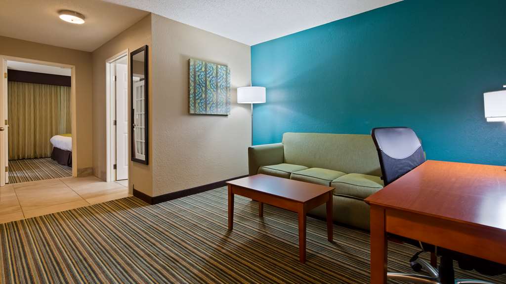 Фото Best Western Plus Menomonie Inn & Suites