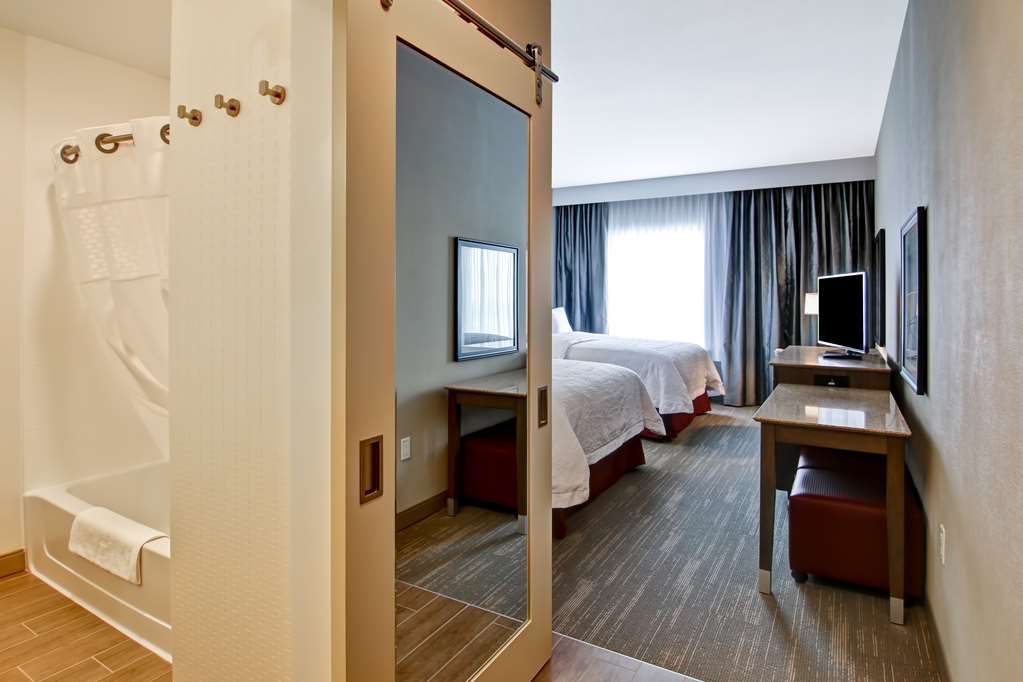 Фото Hampton Inn & Suites by Hilton Grande Prairie