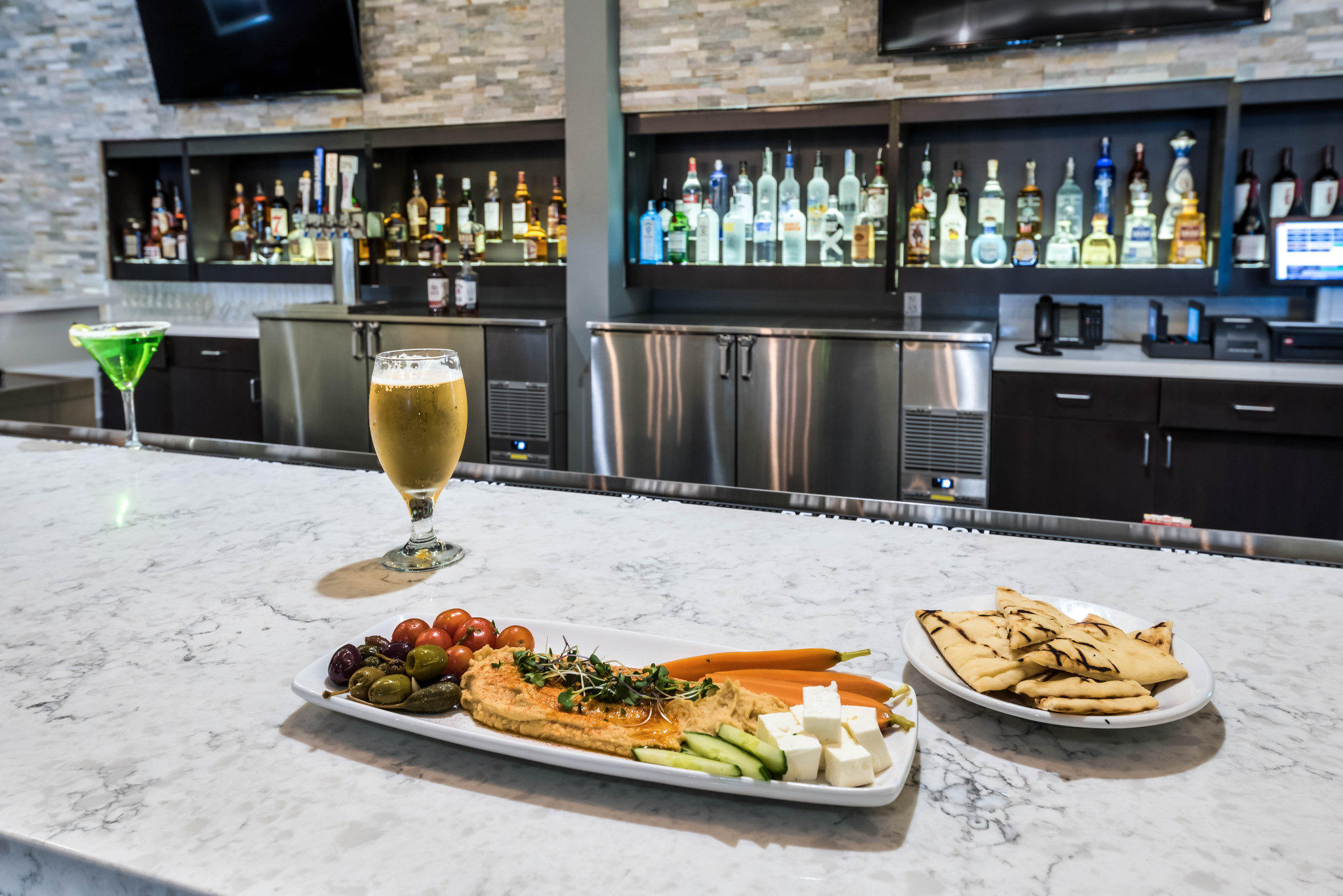 Фото Holiday Inn Hotel & Suites Silicon Valley - Milpitas, an Ihg Hotel