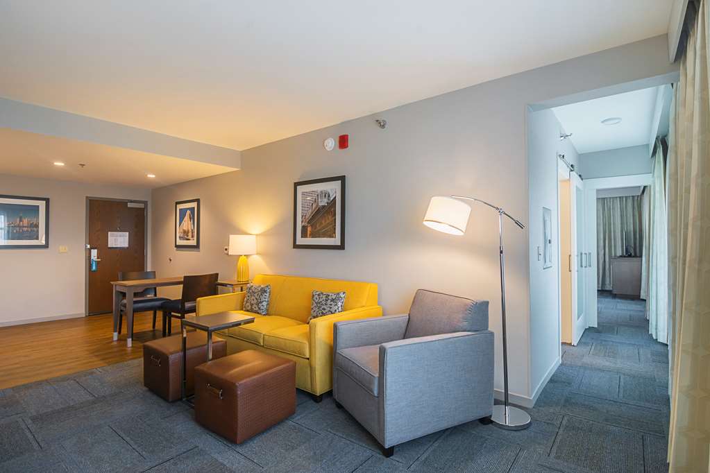 Фото Hampton Inn Chicago North Loyola Station