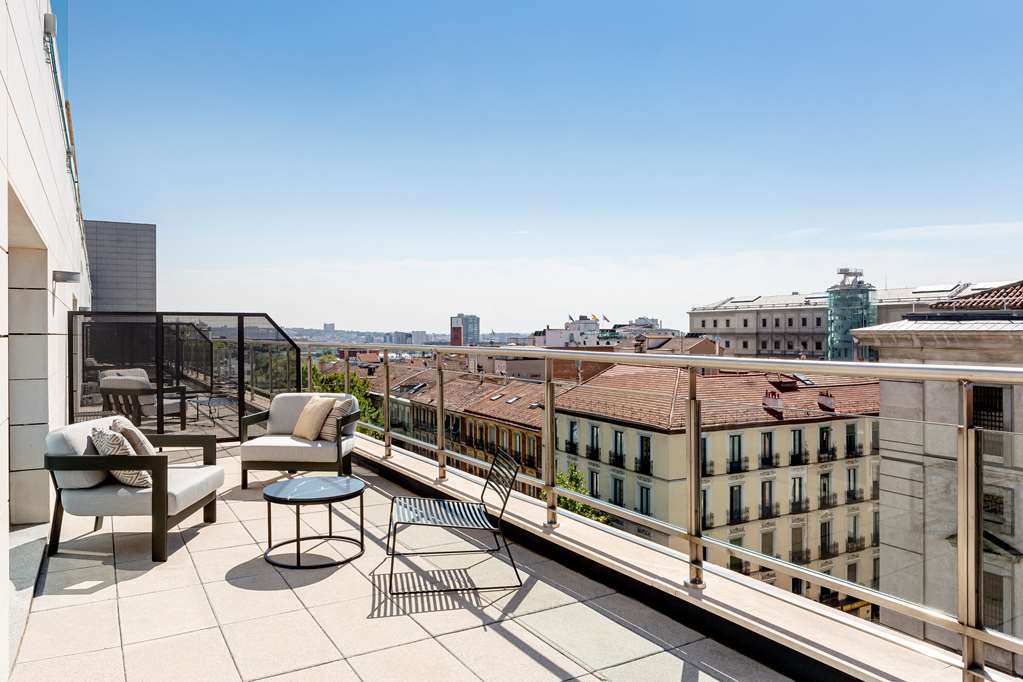 Фото Radisson Red Madrid