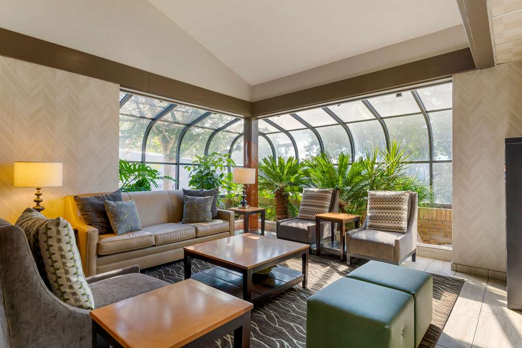 Фото Best Western Plus Forest Park Inn