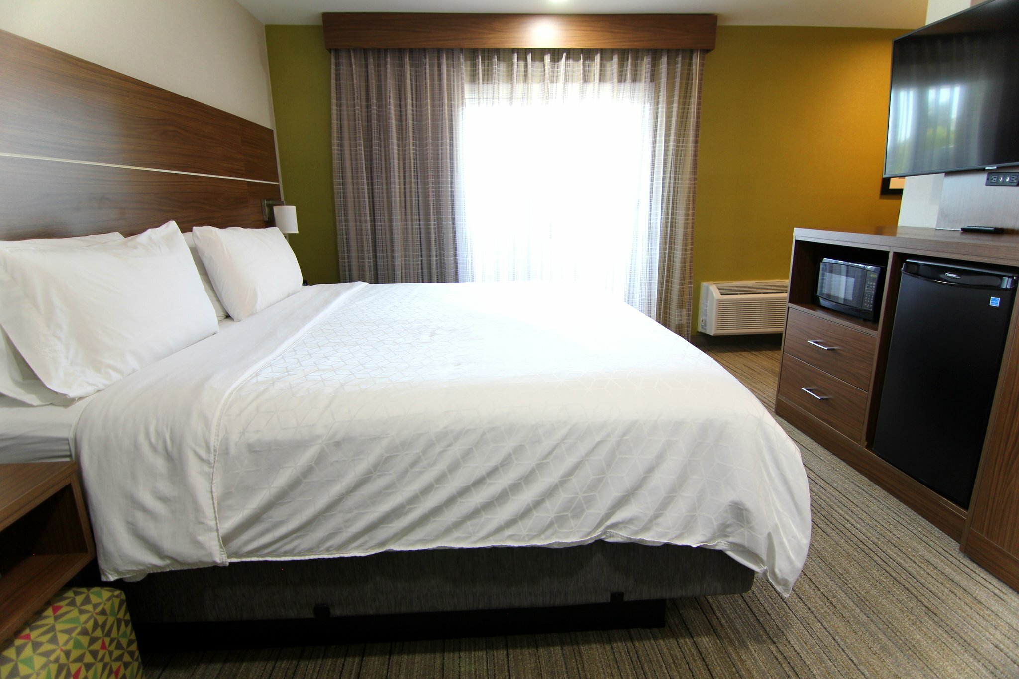 Фото Holiday Inn Express Santa Rosa North, an Ihg Hotel