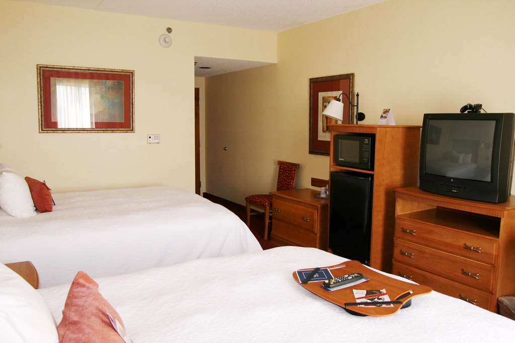 Фото Hampton Inn & Suites Louisville East
