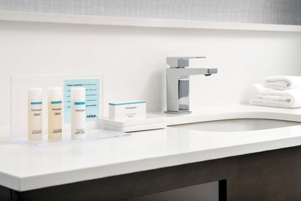 Фото Hampton Inn & Suites Charlotte Airport Lake Pointe