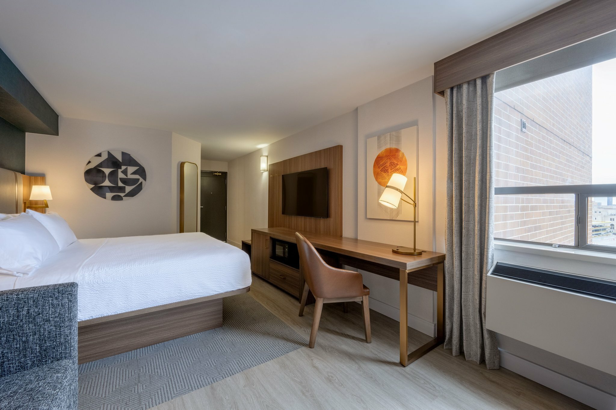 Фото Holiday Inn and Suites Winnipeg Downtown