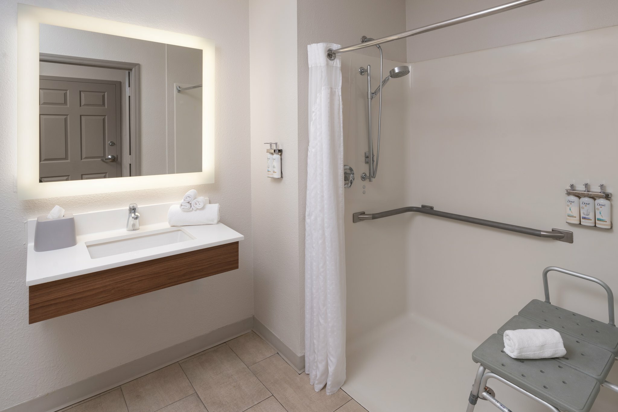 Фото Holiday Inn Express & Suites Orlando International Airport