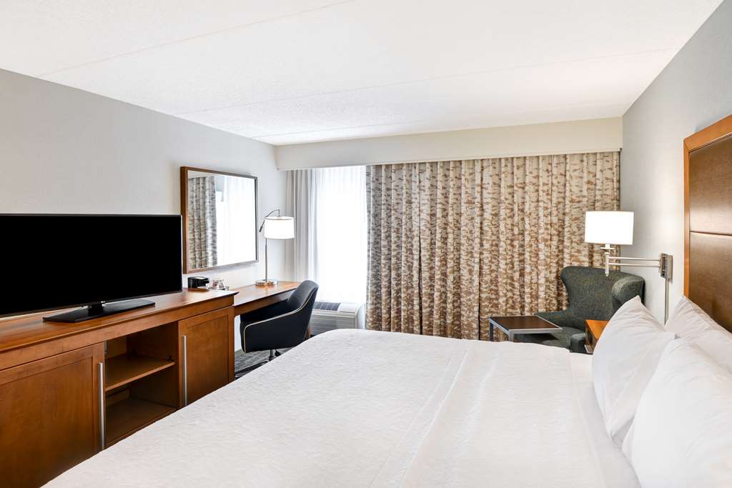 Фото Hampton Inn Albany-Wolf Road