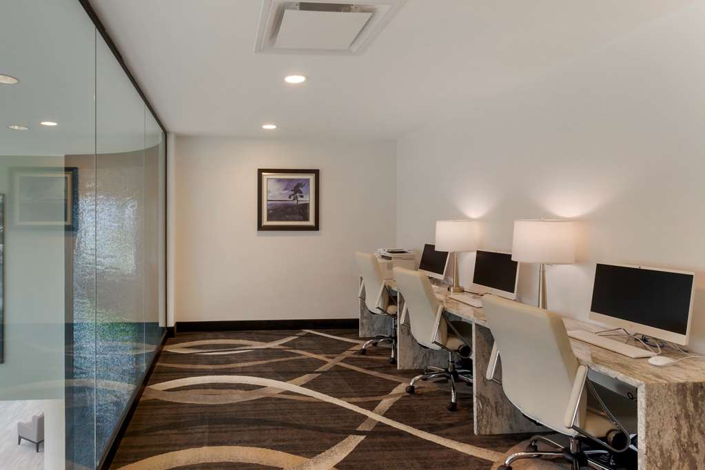 Фото Best Western Premier Northwood Hotel