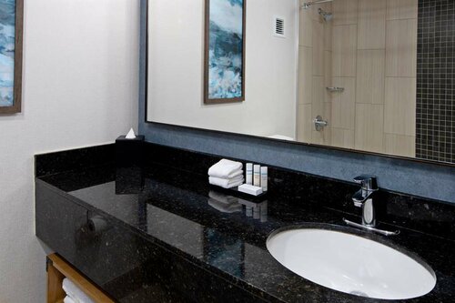 Гостиница Embassy Suites Monterey Bay в Монтерее