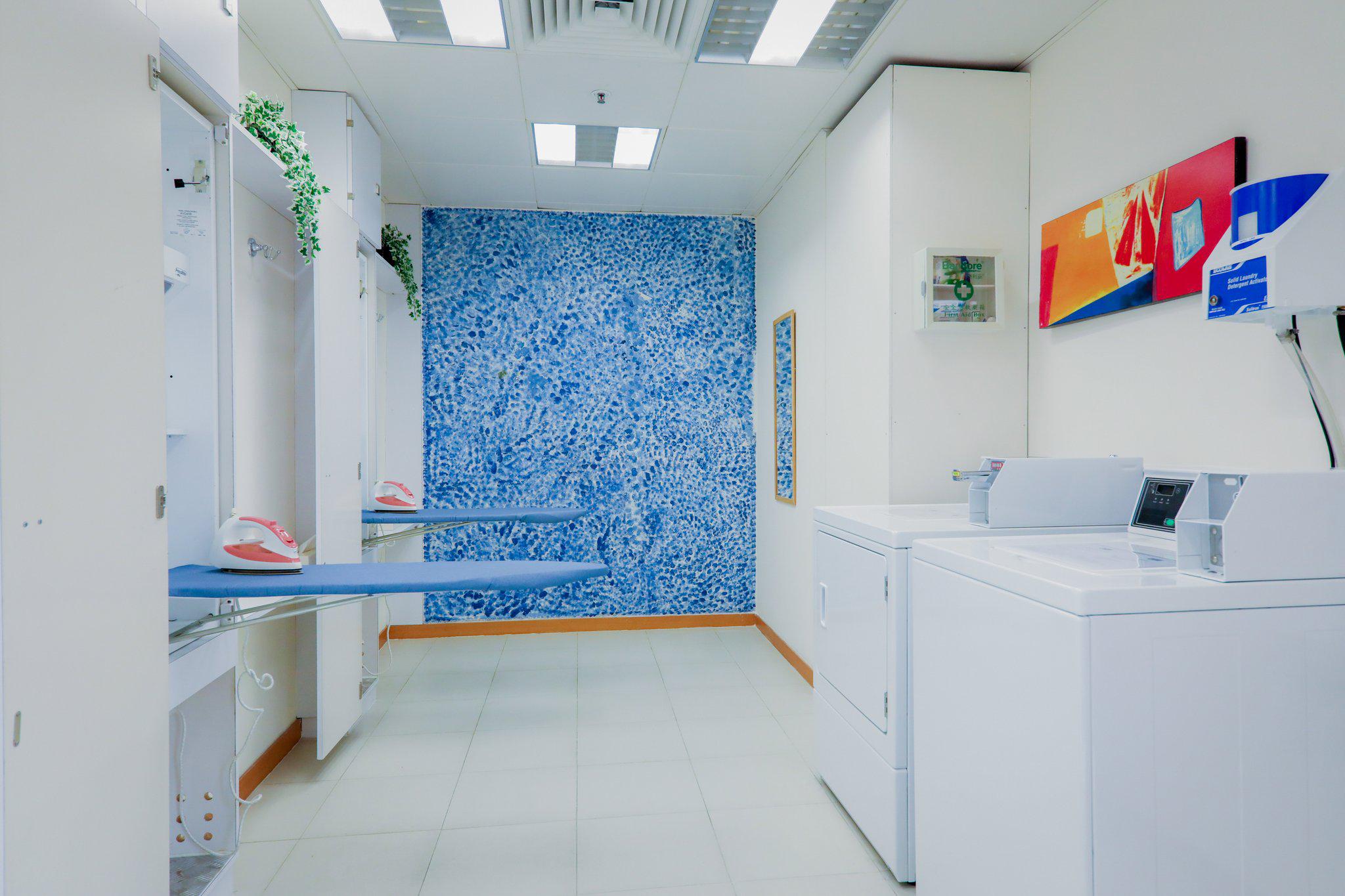Фото Holiday Inn Express Hong Kong Causeway Bay an Ihg Hotel