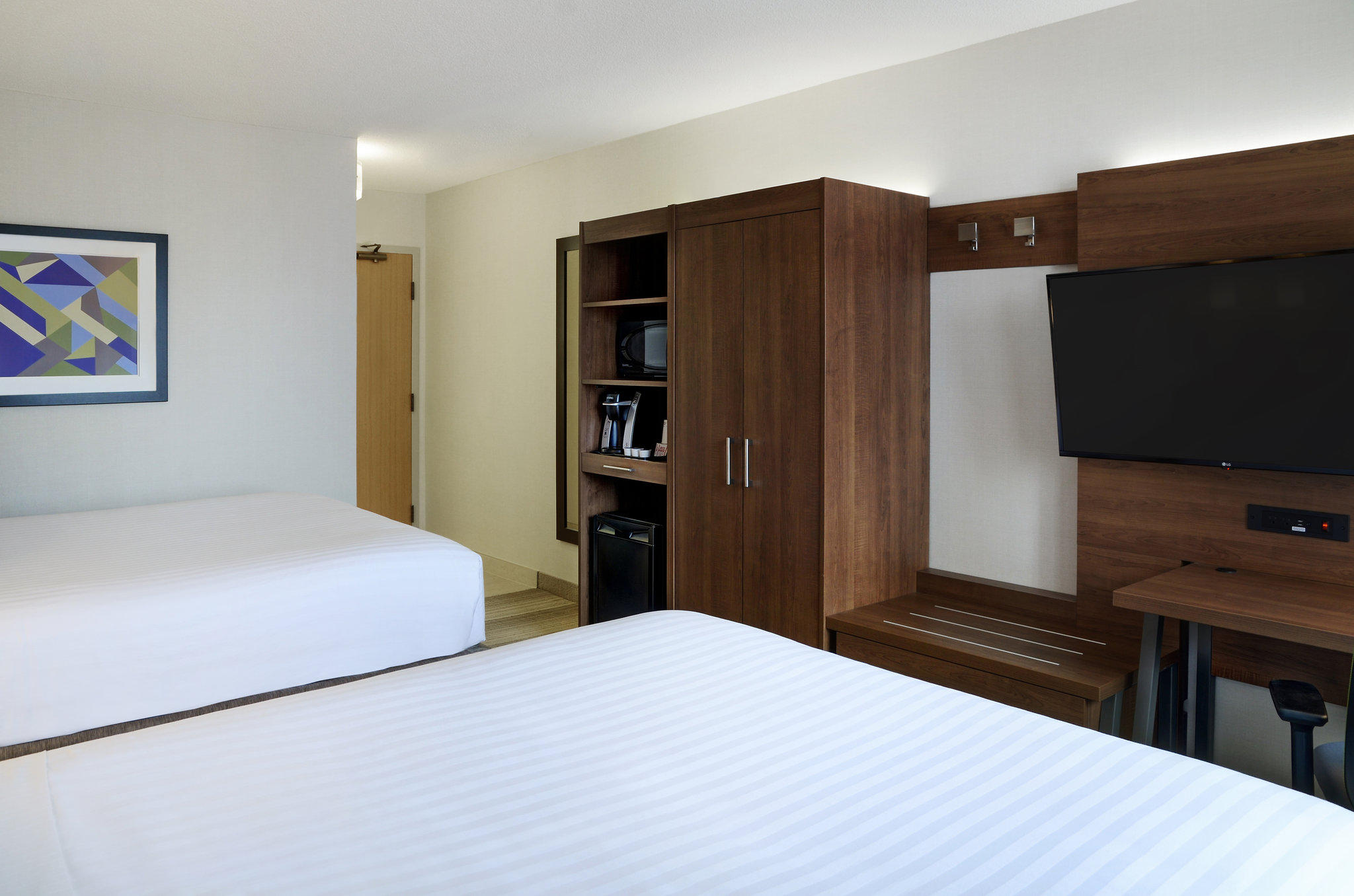 Фото Holiday Inn Express Toronto - Downtown, an Ihg Hotel