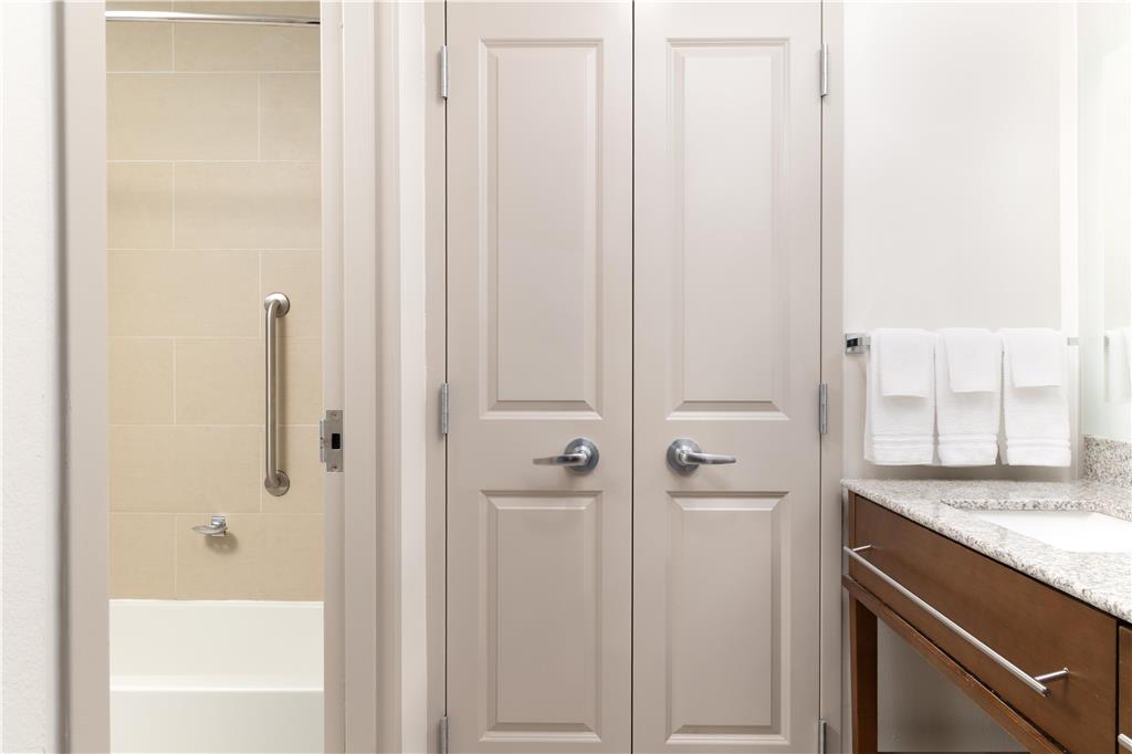 Фото Homewood Suites by Hilton Wauwatosa Milwaukee