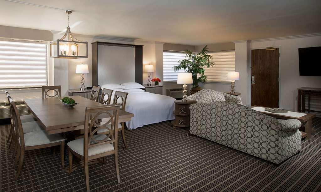 Фото Hilton Chicago/Northbrook