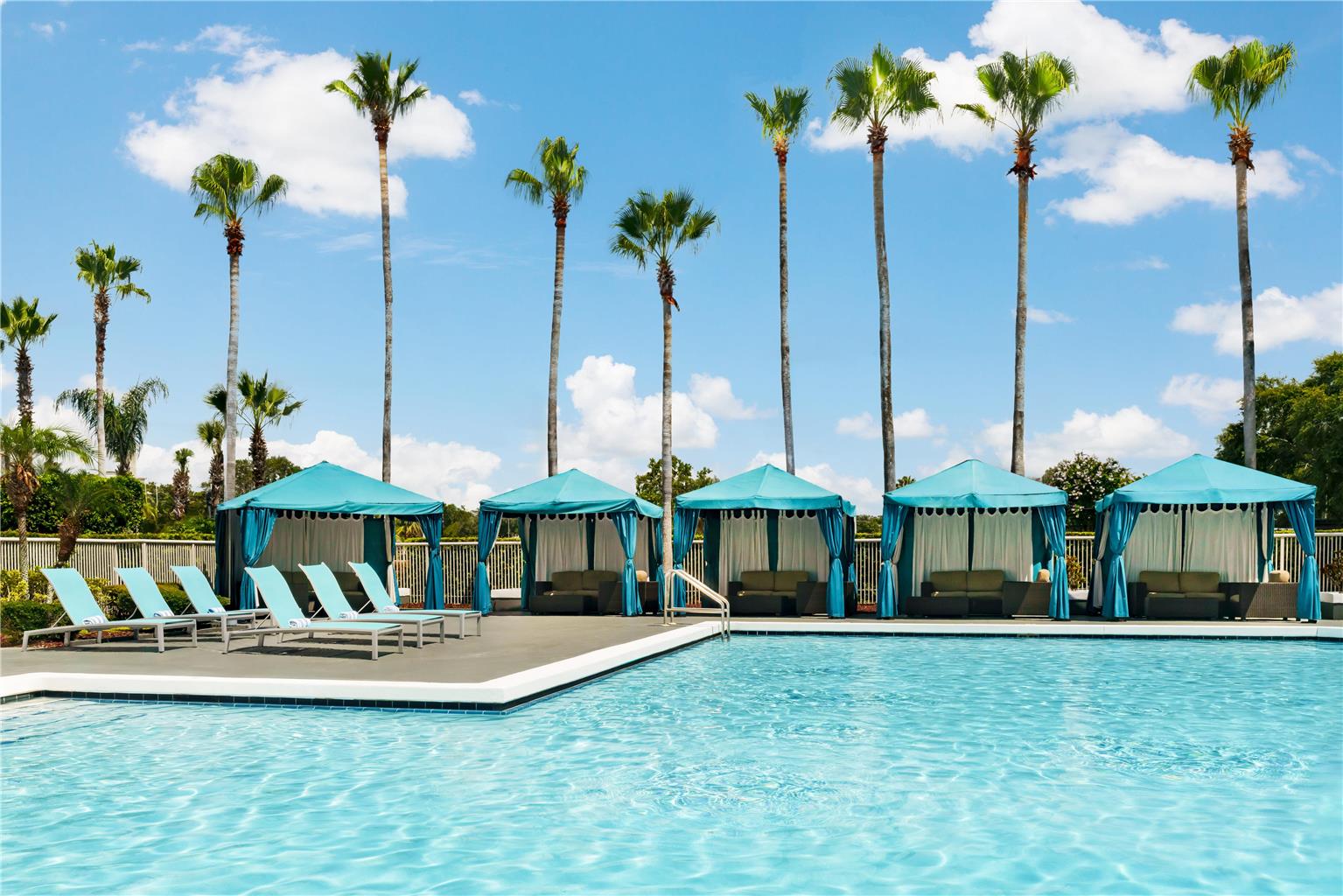 Фото DoubleTree by Hilton Orlando Airport