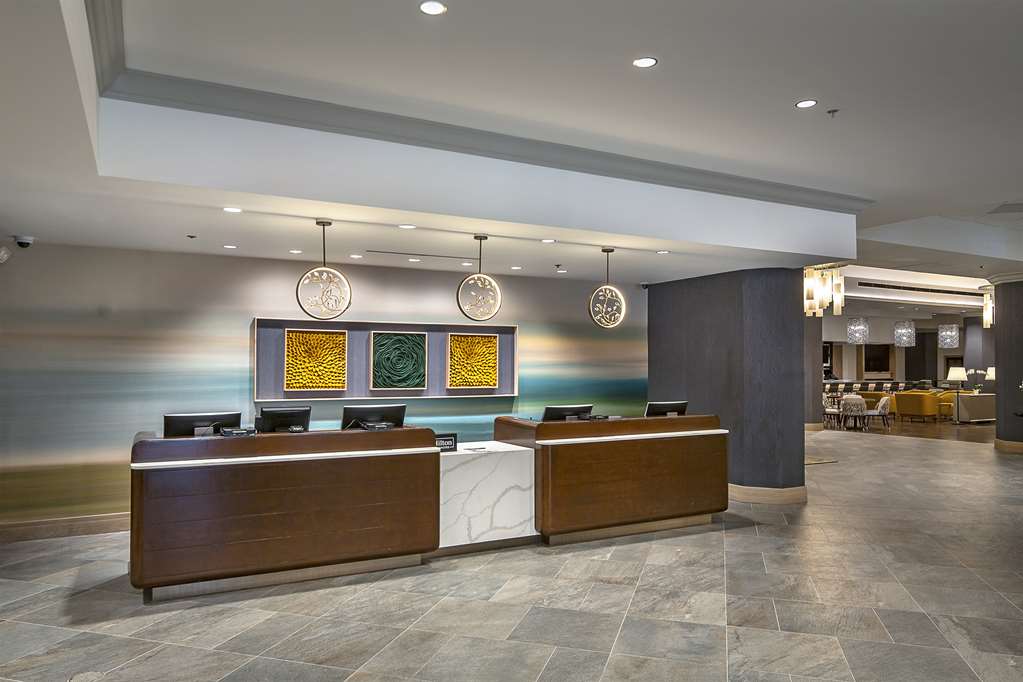 Фото DoubleTree by Hilton Hotel Modesto