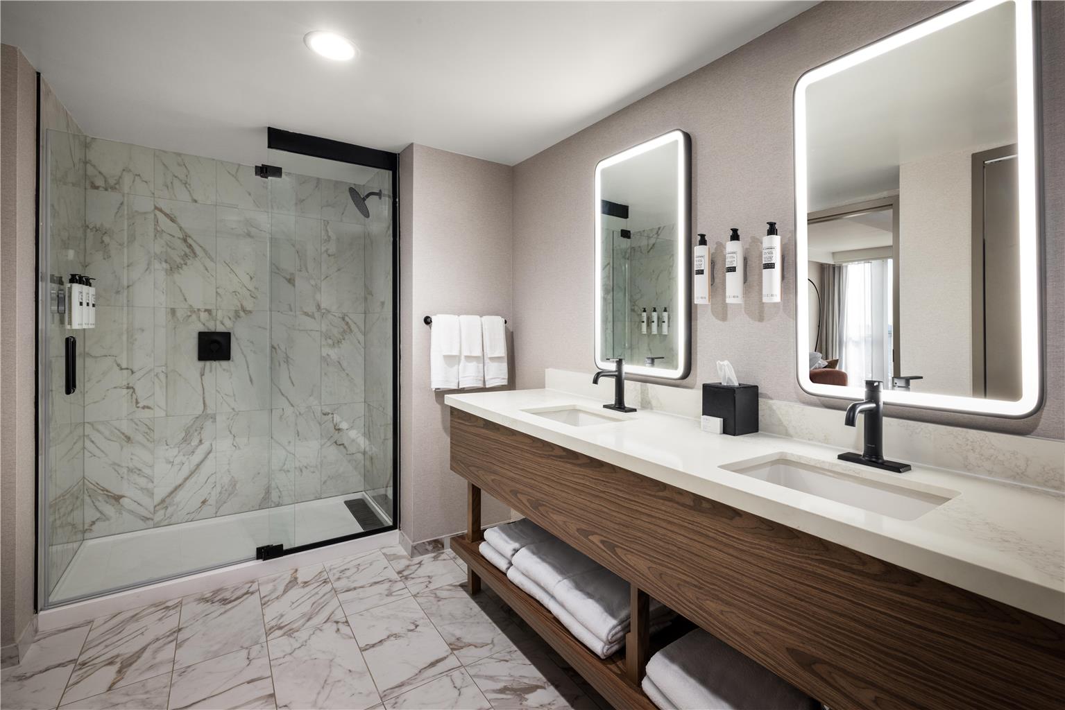 Фото Embassy Suites by Hilton Cincinnati Northeast Blue Ash