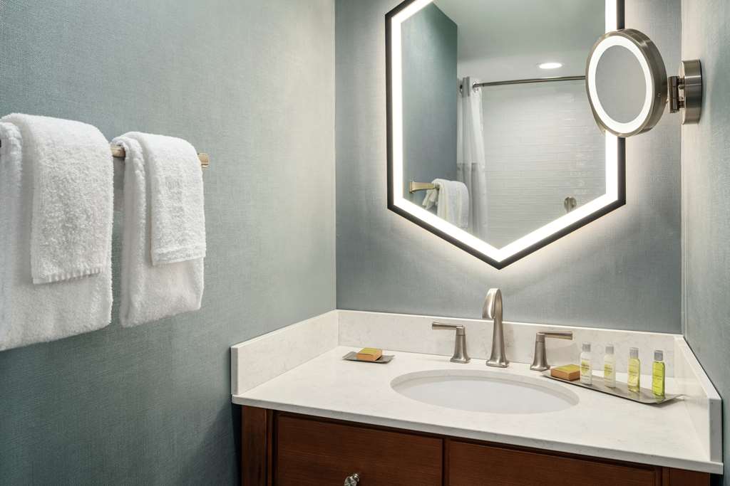 Фото DoubleTree by Hilton Ocean City Oceanfront
