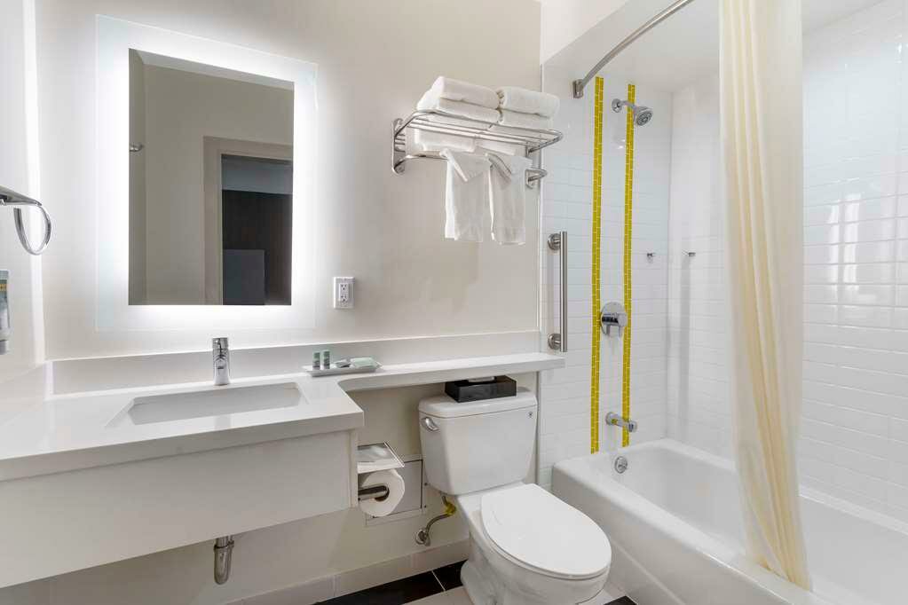 Фото Best Western Red Coach Inn
