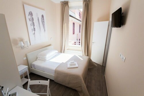 Гостиница Emily Rooms в Сан-Ремо
