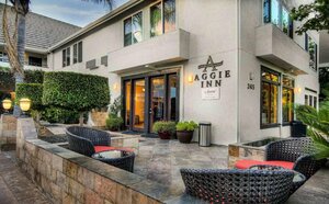 Гостиница Aggie Inn, Ascend Hotel Collection