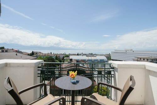 Гостиница Hôtel Mirabeau Lausanne в Лозанне