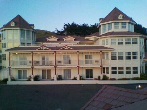 Гостиница Pacifica Beach Hotel в Пасифике