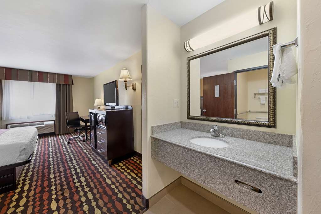 Фото Best Western Greentree Inn & Suites