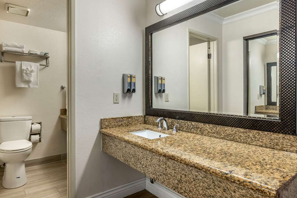 Фото Best Western Plus South Bay Hotel