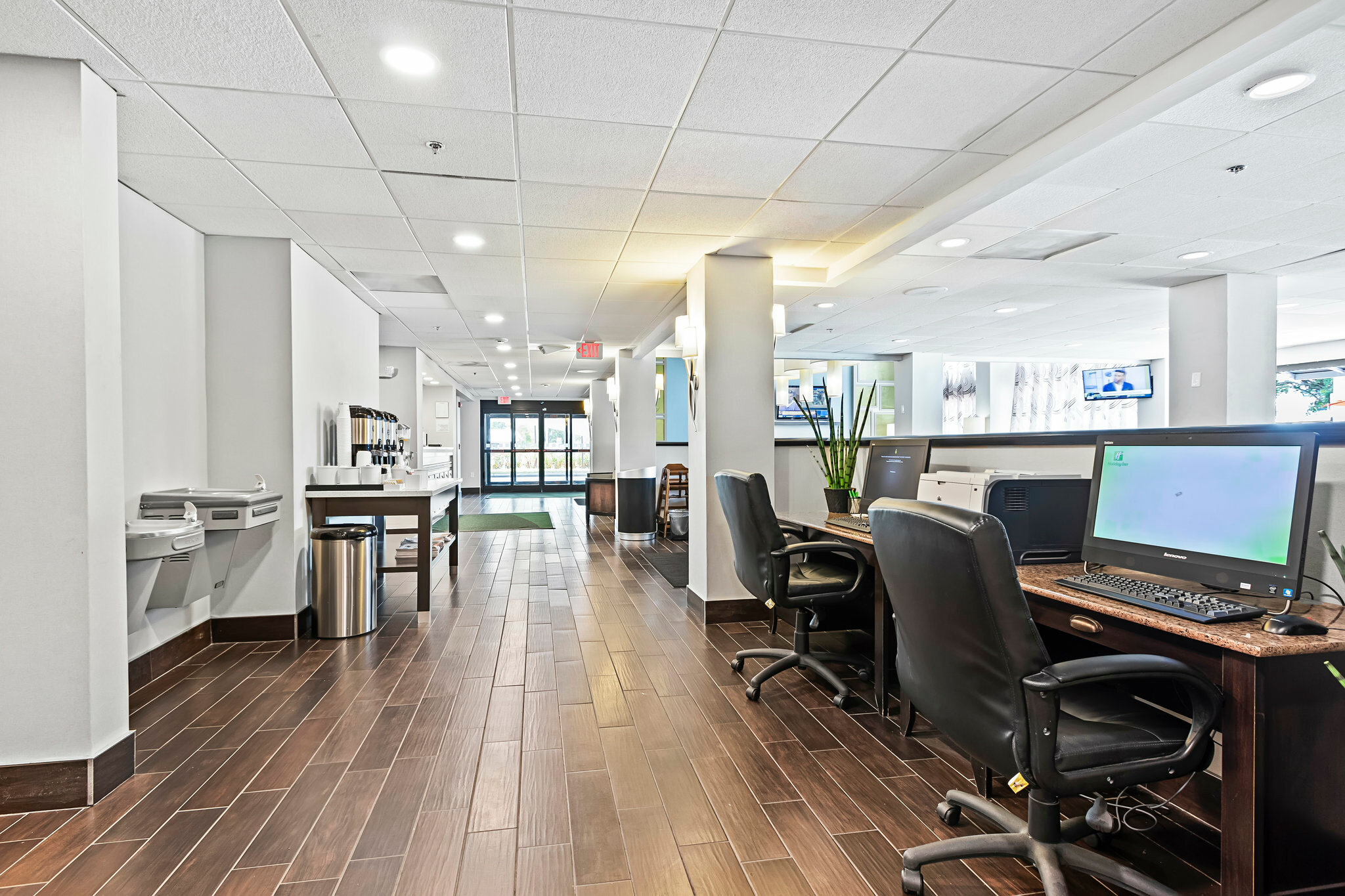 Фото Holiday Inn St. Petersburg West, an Ihg Hotel