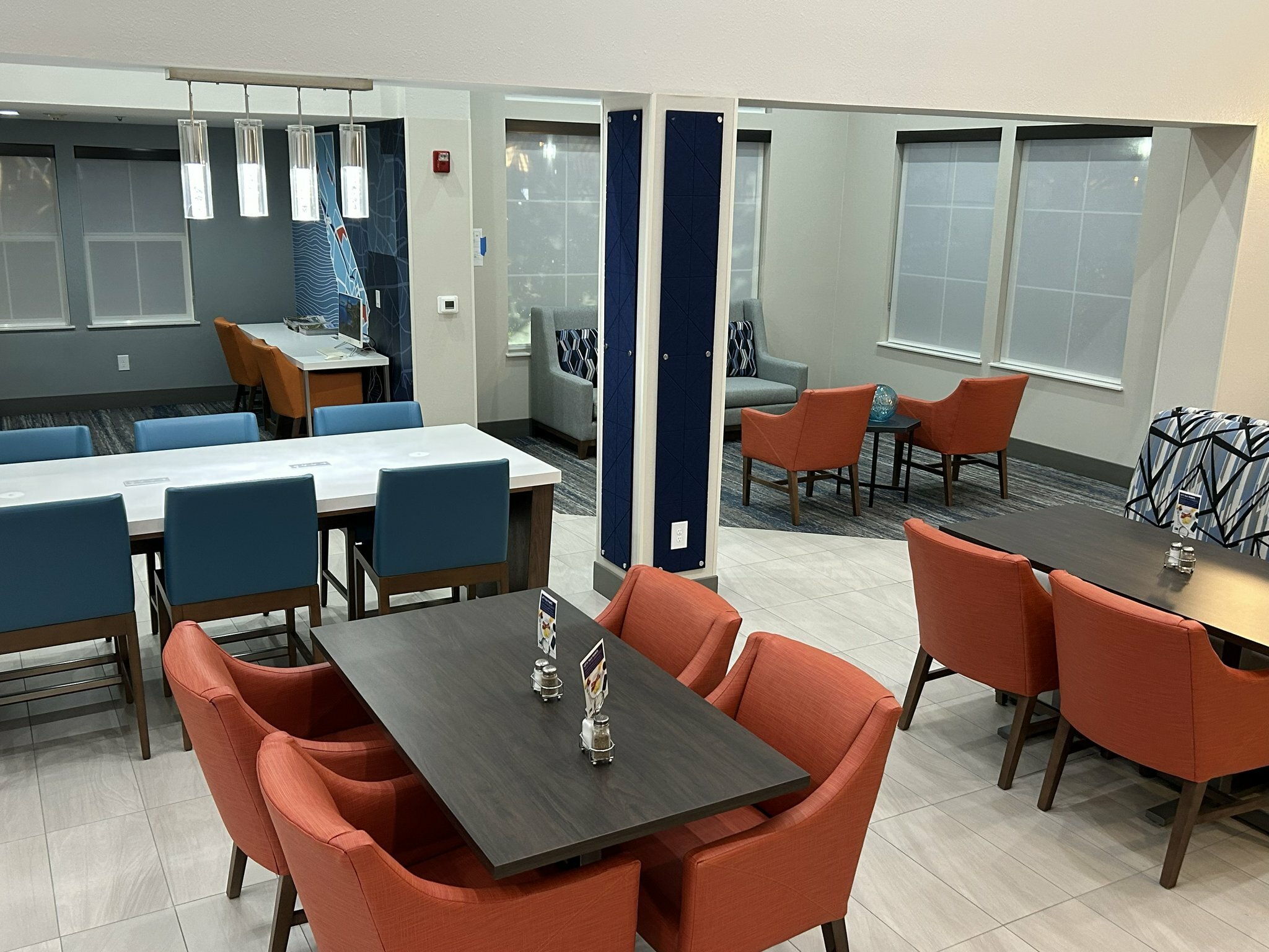 Фото Holiday Inn Express Hotel & Suites Manteca, an Ihg Hotel