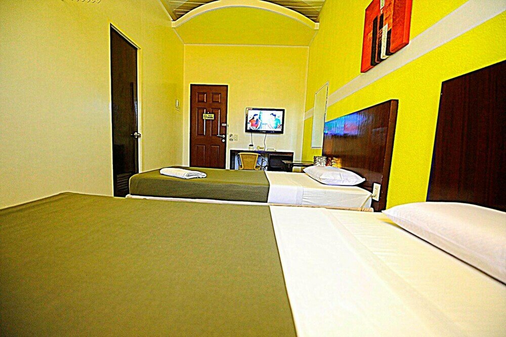 Фото First Pacific Inn