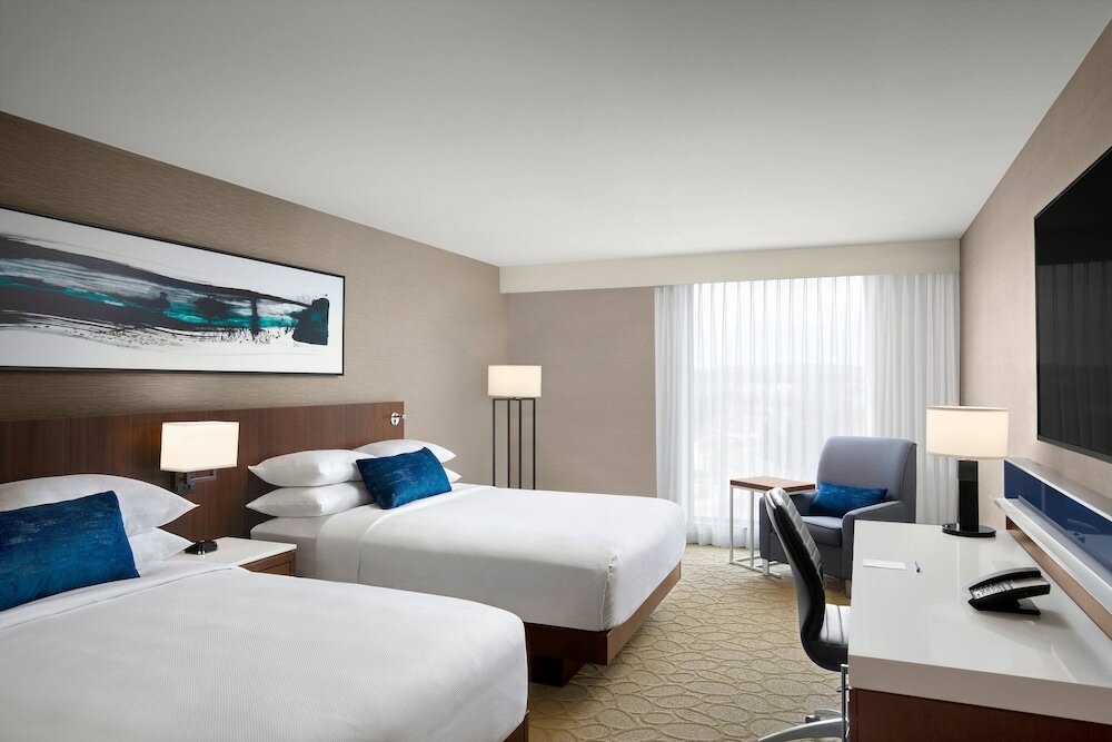 Фото Delta Hotels by Marriott Thunder Bay