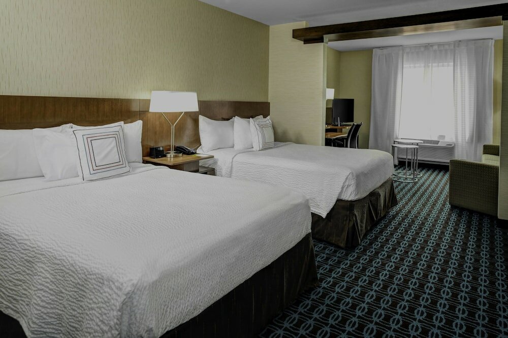 Фото Fairfield Inn & Suites Lansing at Eastwood