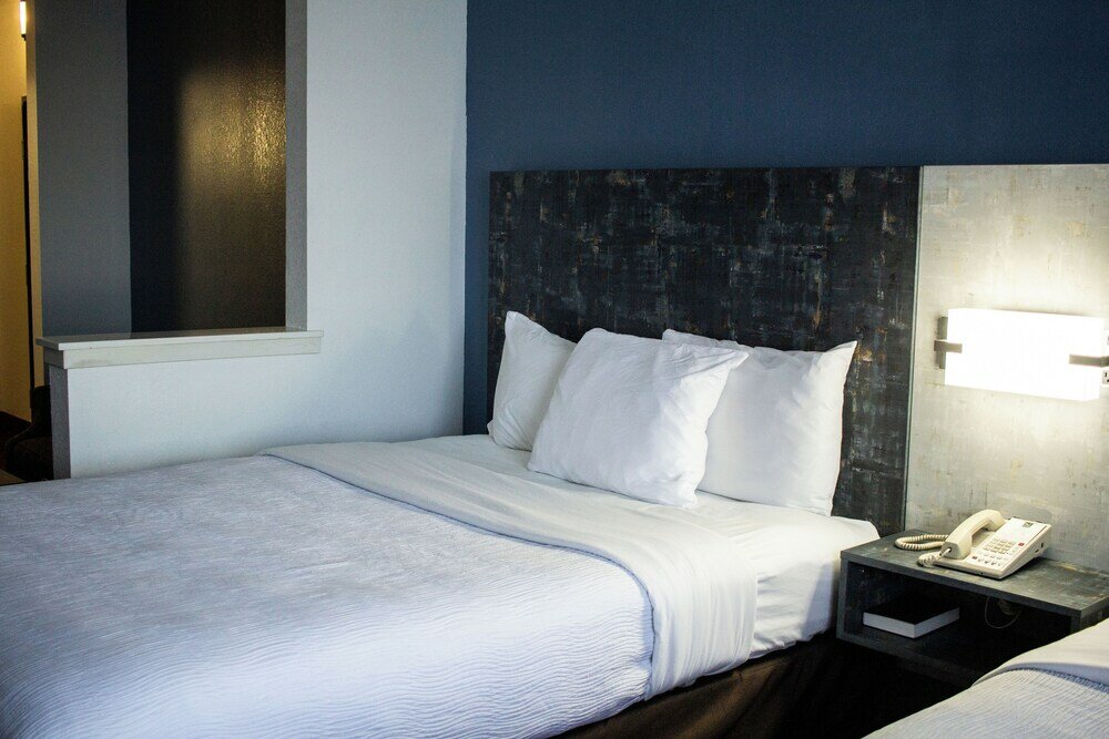 Фото FairBridge Inn & Suites Cleburne