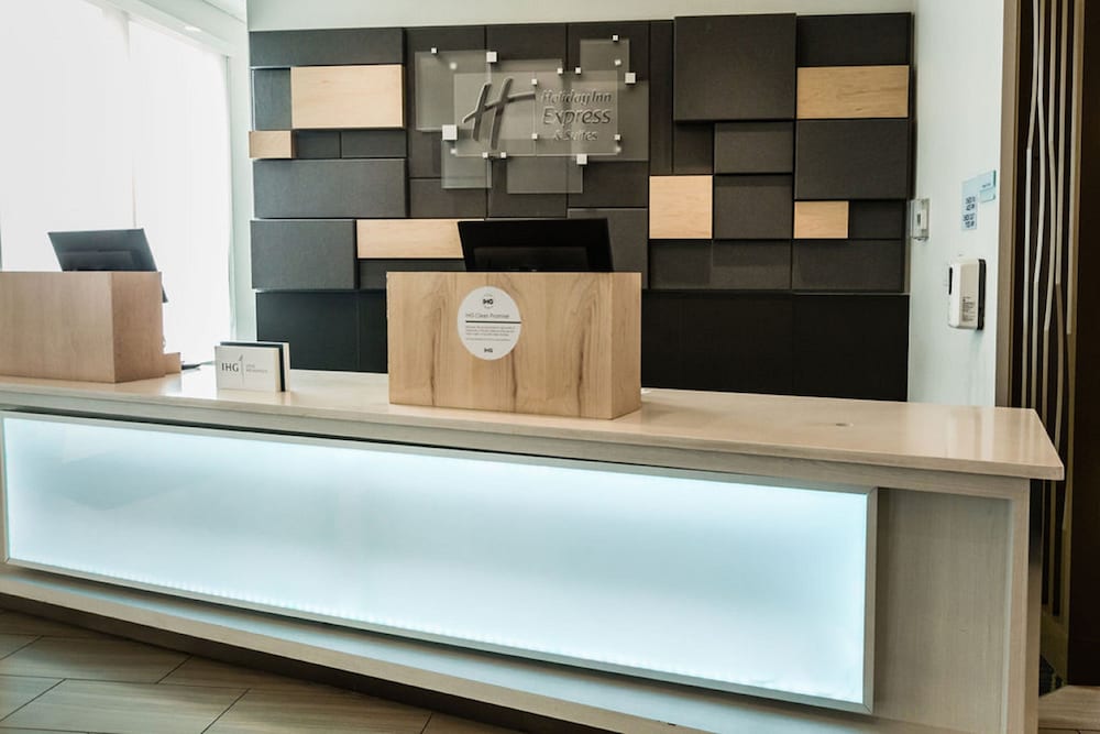 Фото Holiday Inn Express & Suites Edmonton N - St. Albert, an Ihg Hotel