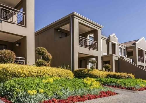 Внешний вид отеля Mercure Johannesburg Bedfordview Hotel в Городе Метрополитенского Муниципалитете Экурхулени, фото 2