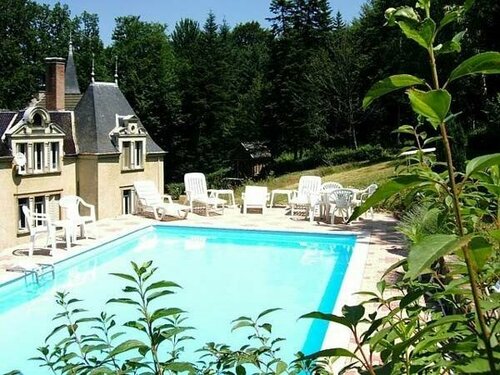 Гостиница Château de Bonnevaux в Ла-Туре-дю-Пене