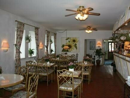 Внешний вид отеля Hotel Chaplin в Ландскруне, фото 5