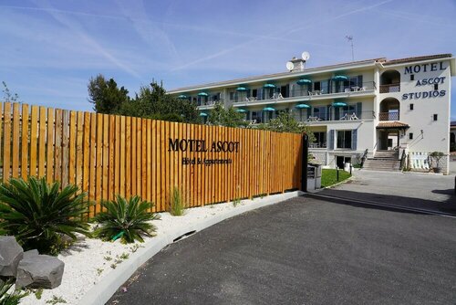 Гостиница Motel Ascot Studios в Кань-сюре-Мер