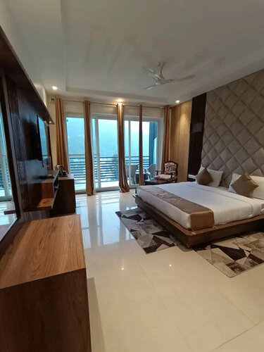 Rr Hotel And Resort