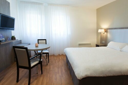 Гостиница Séjours & Affaires Reims Clairmarais в Реймсе