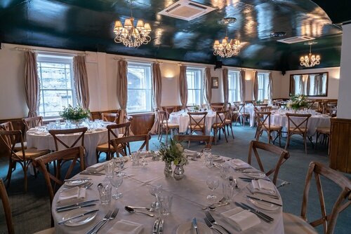 Гостиница White Hart Inn в Уэлсе