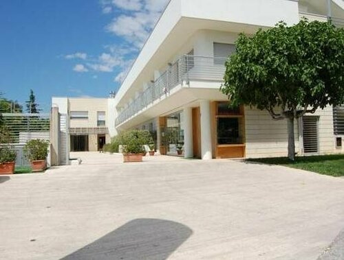 Гостиница Hotel Villa San Pietro в Сан-Джованни-Ротондо