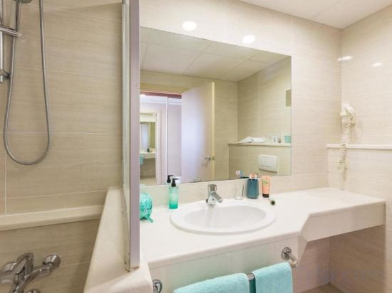 Фото Hotel Bahía Calpe by Pierre & Vacances