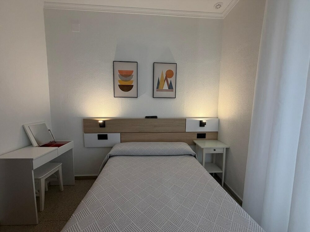 Фото Hostal Bahia