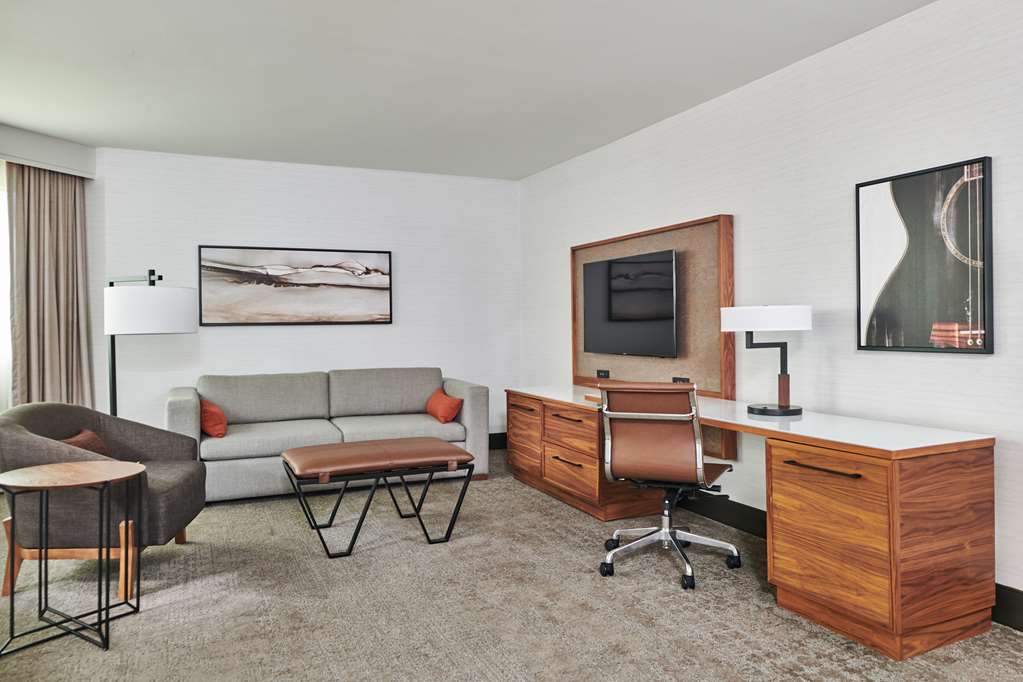 Фото DoubleTree by Hilton Fullerton