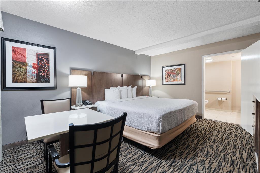 Фото Best Western Los Alamitos Inn & Suites
