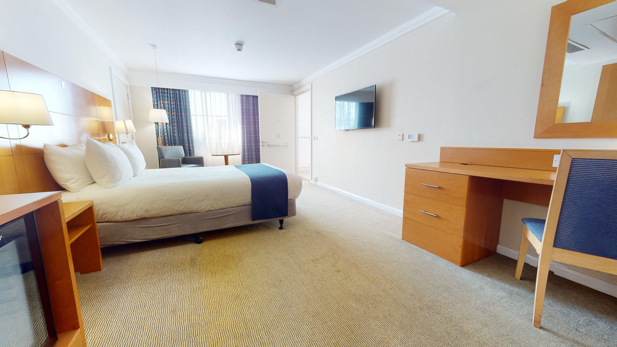 Фото Holiday Inn London - Sutton, an Ihg Hotel