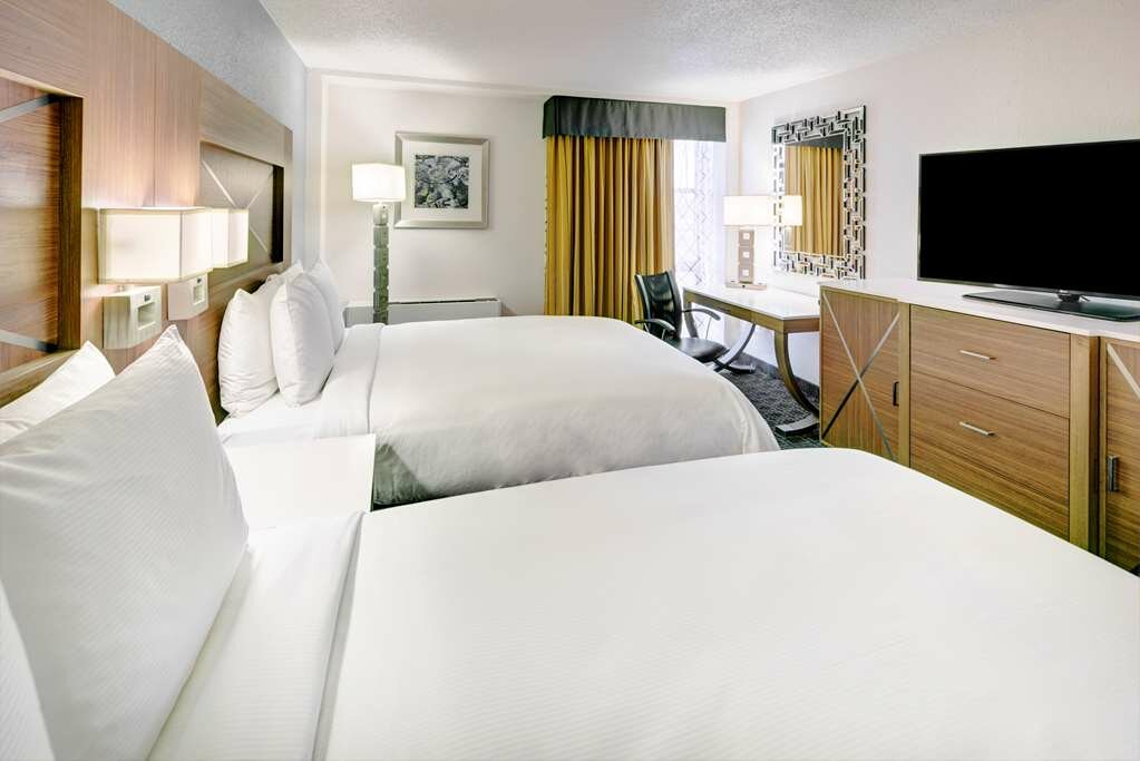 Фото DoubleTree by Hilton Milwaukee Downtown